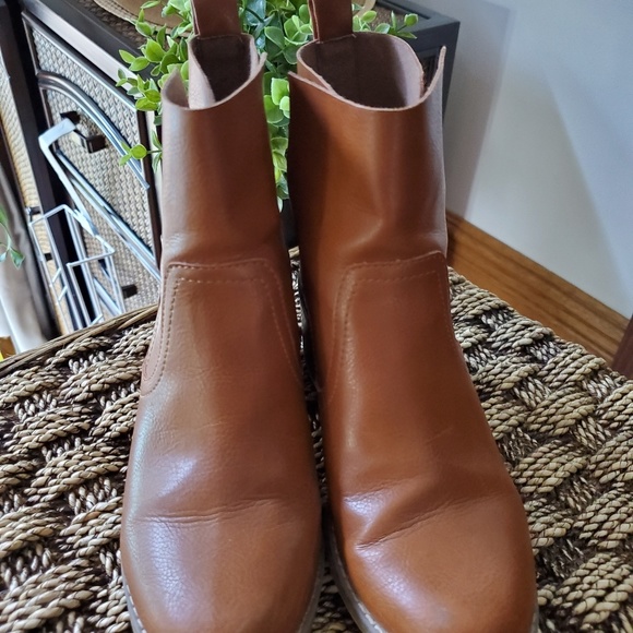 Brown Faux Leather Round Toe Block Heel Ankle Booties - Picture 7 of 8